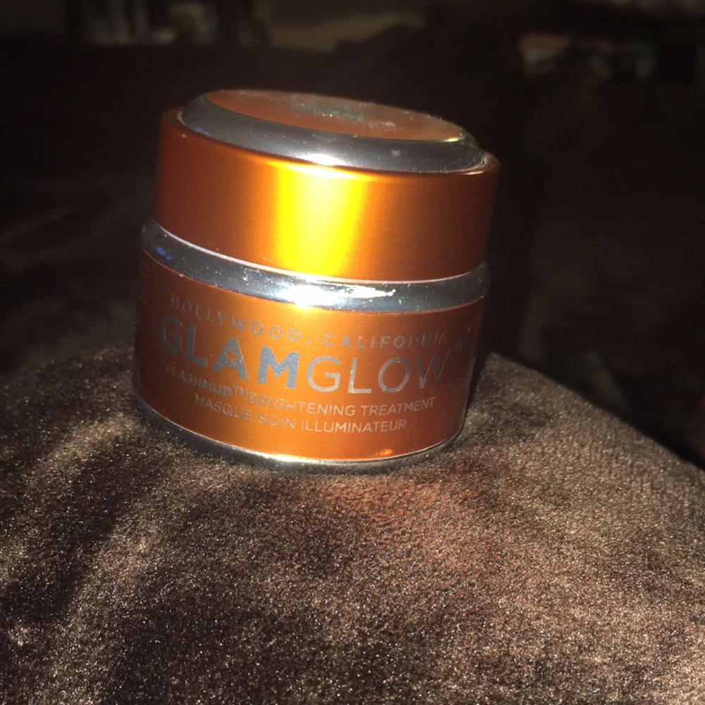 Glam glow mask